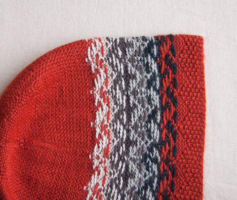 Color dominance in stranded color knitting